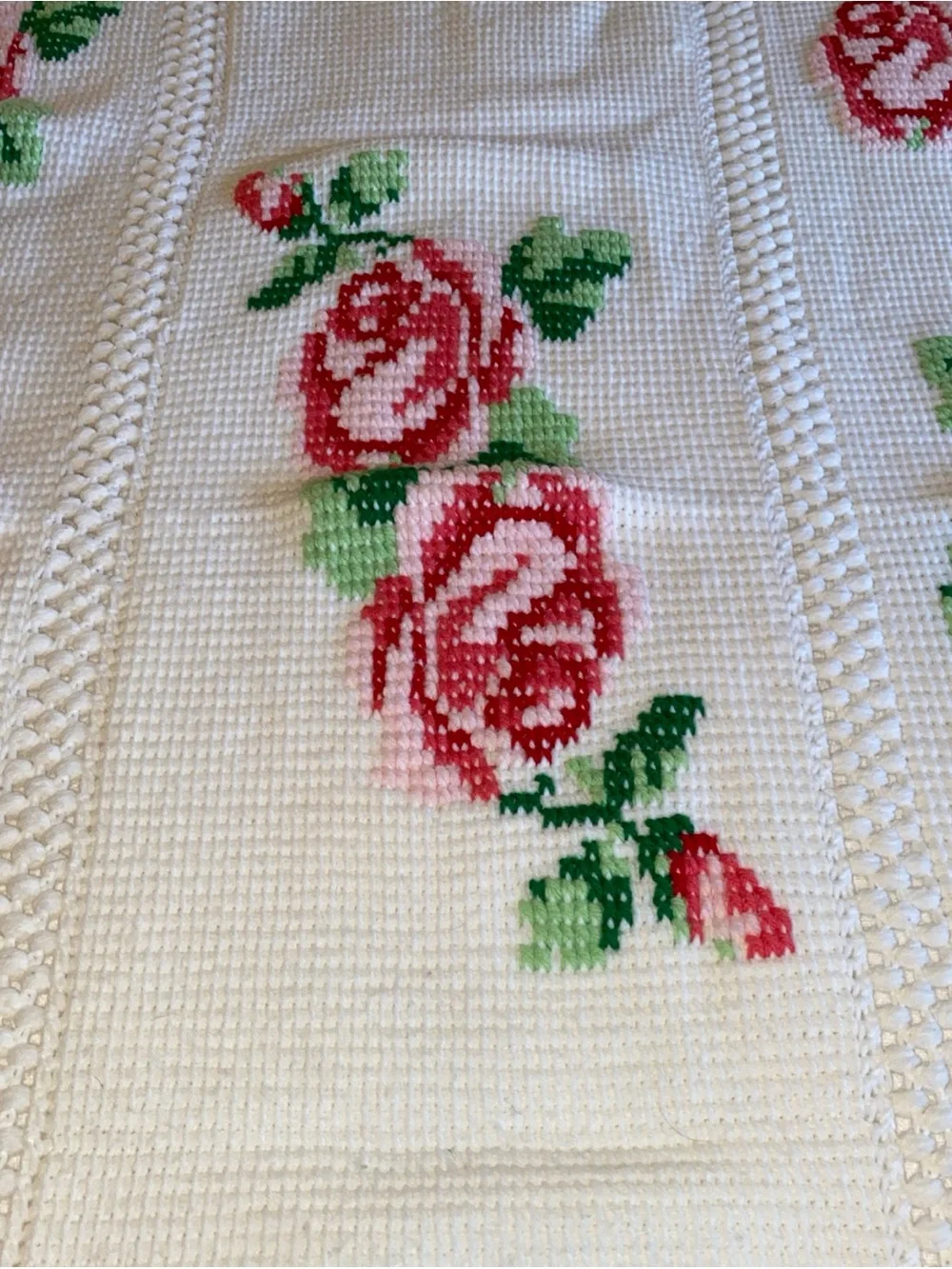 Hand crochet Afghan throw cottage rose Crosstitch cottage core 38“ x 80“ – B 12